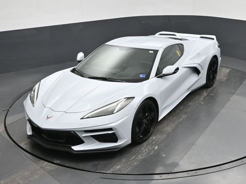 Used 2021 Chevrolet Corvette Stingray Preferred Cpe w/ Z51 Performance Package RWD image 51