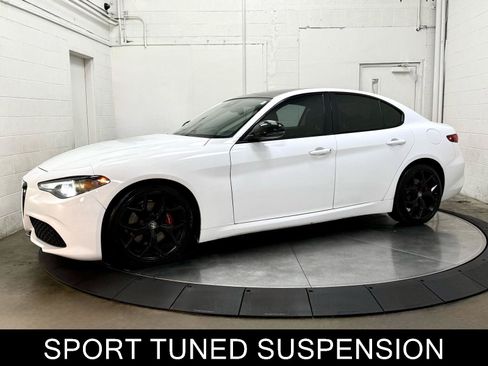 Used 2020 Alfa Romeo Giulia w/ Quick Order Package 22K Sport RWD image 4