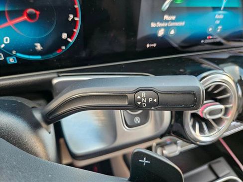 Used 2021 Mercedes-Benz GLB 250 image 12