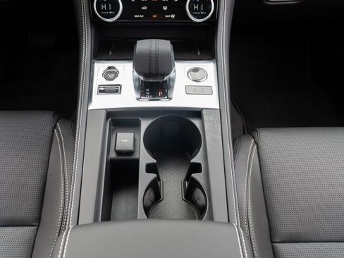 Used 2025 Jaguar F-PACE R-Dynamic S AWD/4WD image 19