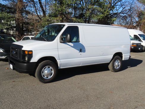 Used 2013 Ford E-250 and Econoline 250 image 2