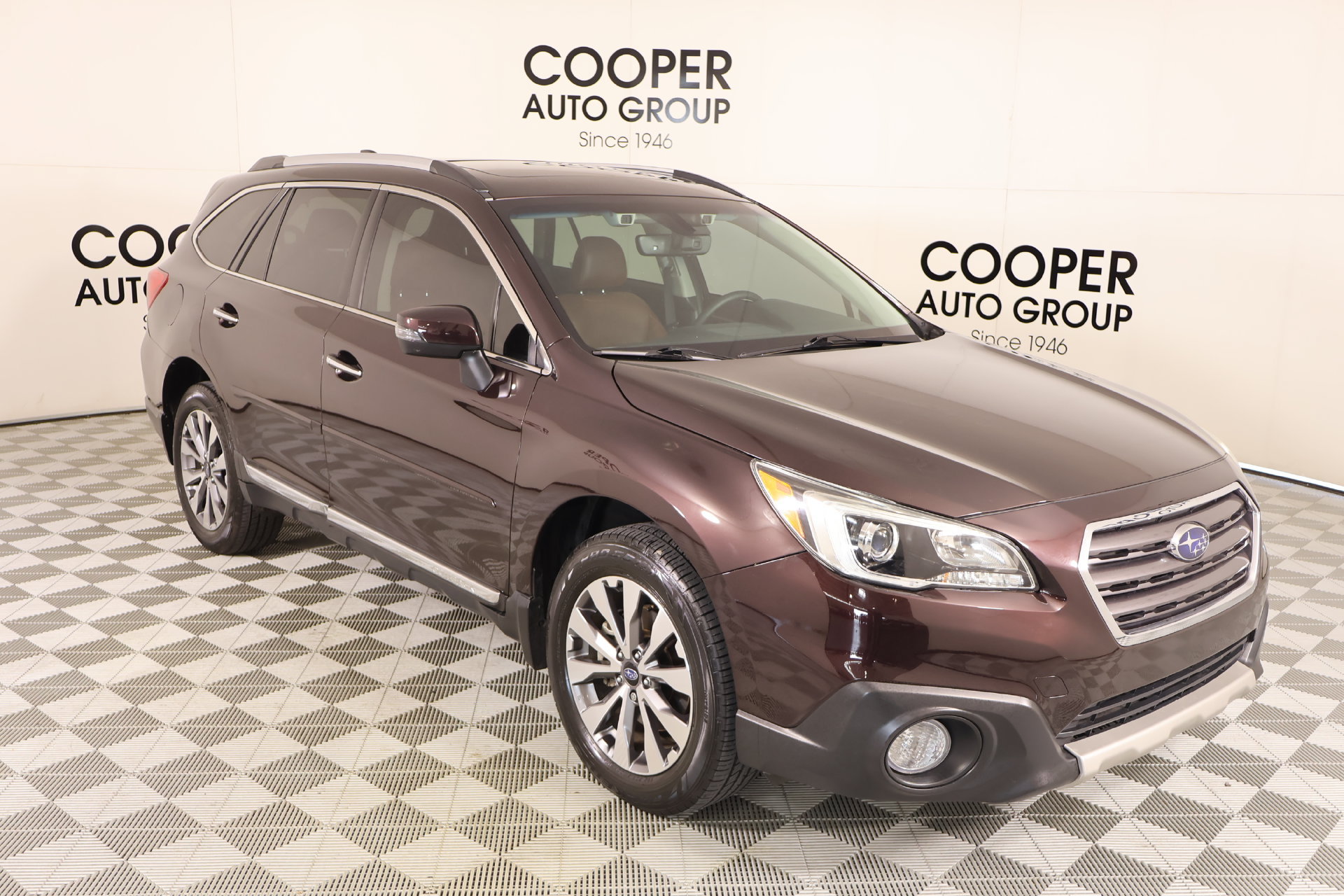Used 2017 Subaru Outback 3.6R Touring AWD/4WD image 1