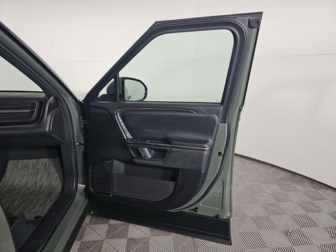 Used 2022 Rivian R1S Launch Edition image 18