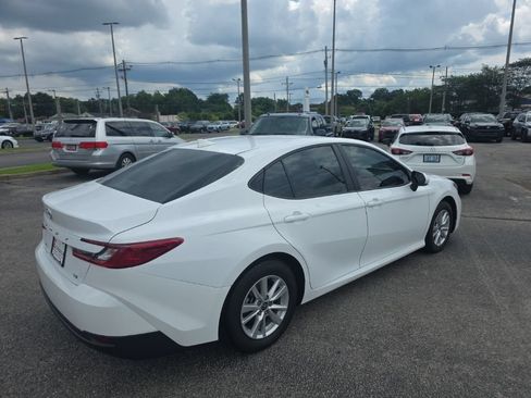 Certified 2025 Toyota Camry LE FWD image 4