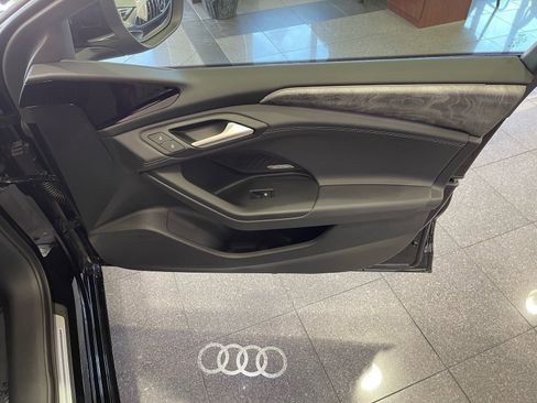 Used 2025 Audi A6 e-tron Premium Plus w/ Premium Plus AWD/4WD image 36