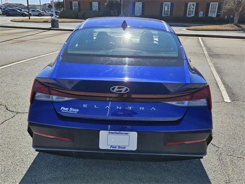 Used 2024 Hyundai Elantra SEL image 10