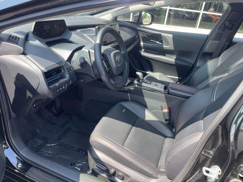 Used 2025 Toyota Prius FWD image 14