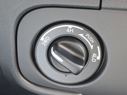 New 2026 Nissan Frontier SV w/ Tow Package image 17