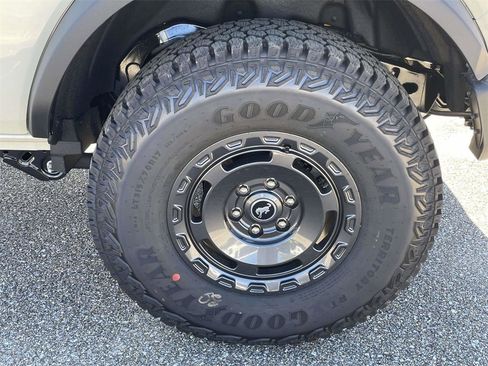 New 2025 Ford Bronco Base w/ Sasquatch Package image 9