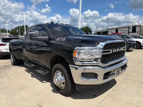 Used 2024 RAM 3500 Tradesman w/ Chrome Appearance Group AWD/4WD image 2