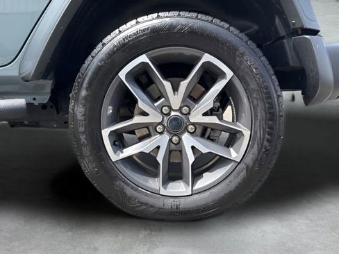 Used 2024 Jeep Wrangler Unlimited w/ Convenience Group AWD/4WD image 36
