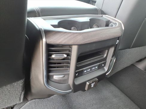 New 2026 RAM 2500 Laramie AWD/4WD image 16