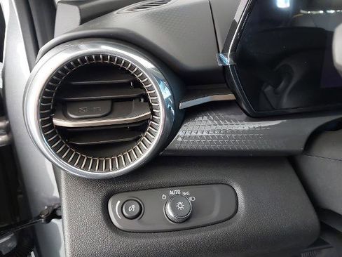 New 2026 Chevrolet Trax ACTIV FWD image 23