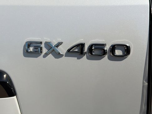 Used 2023 Lexus GX 460 w/ Black Line Special Edition image 11