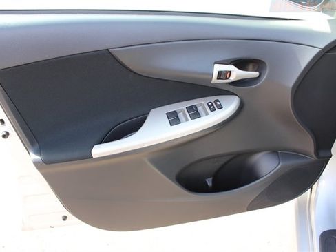 Used 2013 Toyota Corolla S w/ Premium Pkg FWD image 8