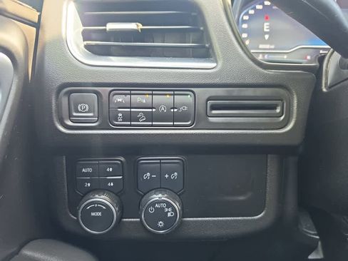 Used 2022 Chevrolet Tahoe Z71 image 19