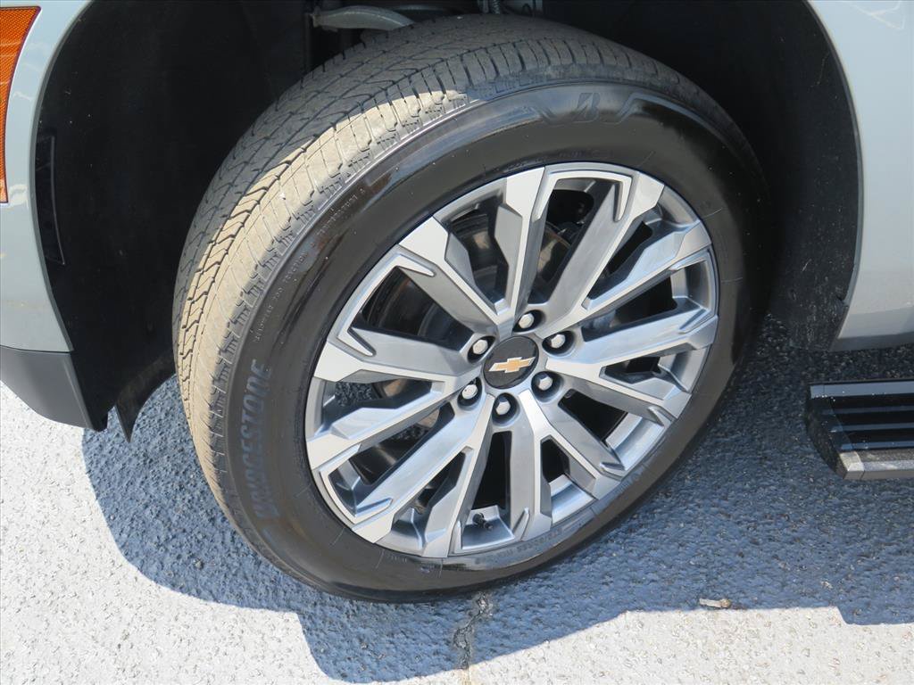 Used 2025 Chevrolet Tahoe High Country AWD/4WD image 26