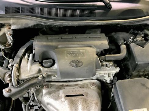 Used 2016 Toyota Camry LE image 32