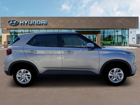 New 2026 Hyundai Venue SE FWD image 9
