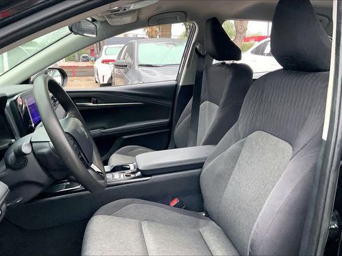 Used 2025 Toyota Camry LE FWD image 8
