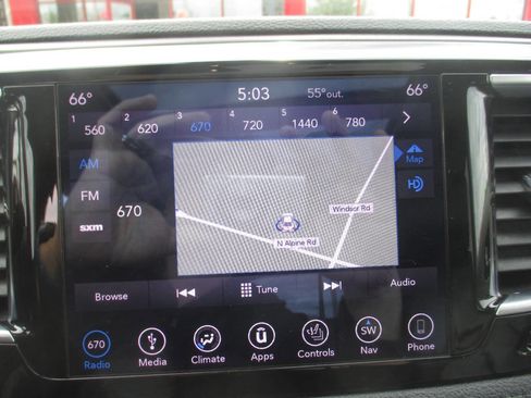 Used 2019 Chrysler Pacifica Limited FWD image 18