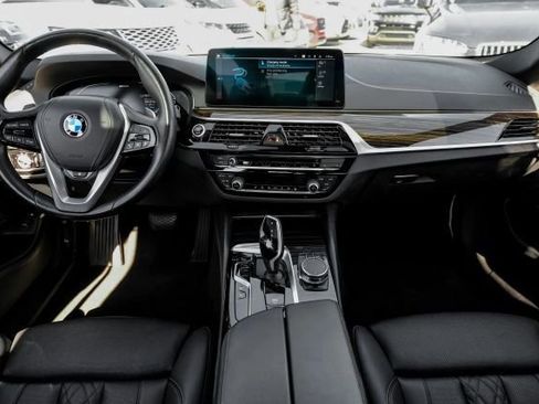 Used 2023 BMW 530e image 24