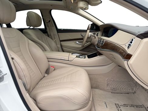Used 2016 Mercedes-Benz S 550 Sedan image 17