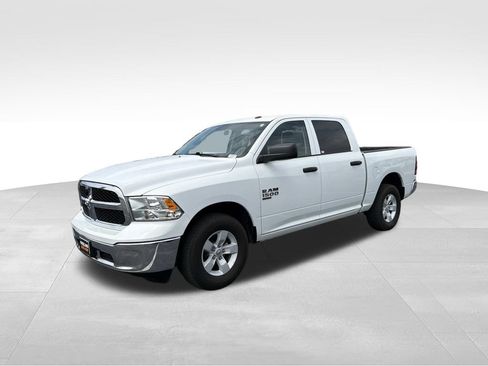 Used 2022 RAM 1500 Tradesman w/ Chrome Appearance Group RWD image 7