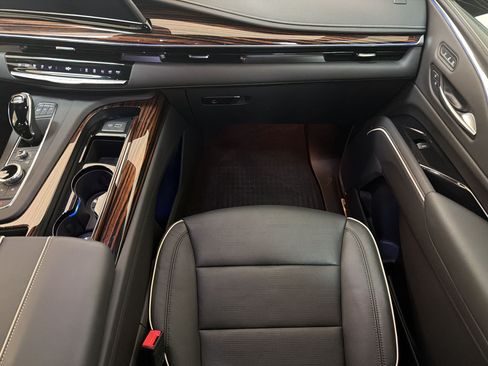 Certified 2024 Cadillac Escalade Premium Luxury w/ Performance Package AWD/4WD image 29