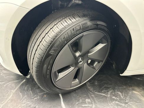 Used 2021 Tesla Model 3 Standard Range Plus RWD image 29