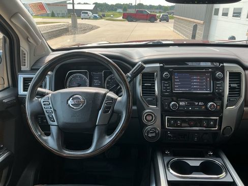 Used 2018 Nissan Titan Platinum Reserve w/ Platinum Utility Package AWD/4WD image 11