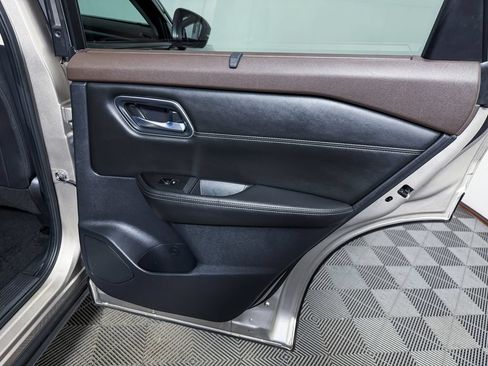 Certified 2021 Nissan Rogue SL w/ Premium Package FWD image 47