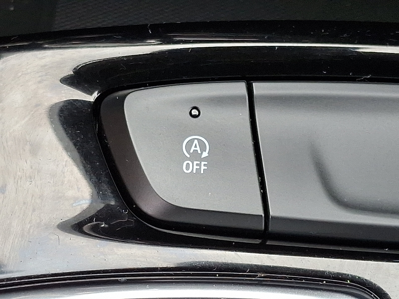 Used 2025 Chevrolet Trax ACTIV FWD image 23