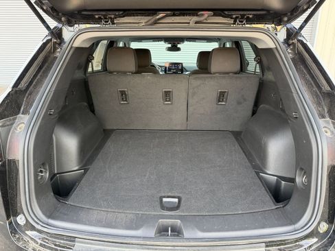 Used 2025 Chevrolet Blazer LT image 32