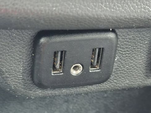 Used 2021 Chevrolet Traverse LT image 8