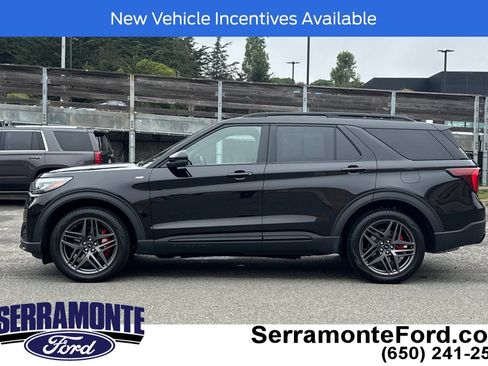Used 2026 Ford Explorer ST-Line w/ ST-Line Street Pack AWD/4WD image 7