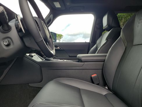 Used 2026 Lexus GX 550 w/ Accessory Package (CT) AWD/4WD image 22