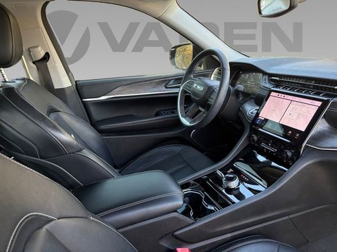 Used 2022 Jeep Grand Cherokee L Limited image 9