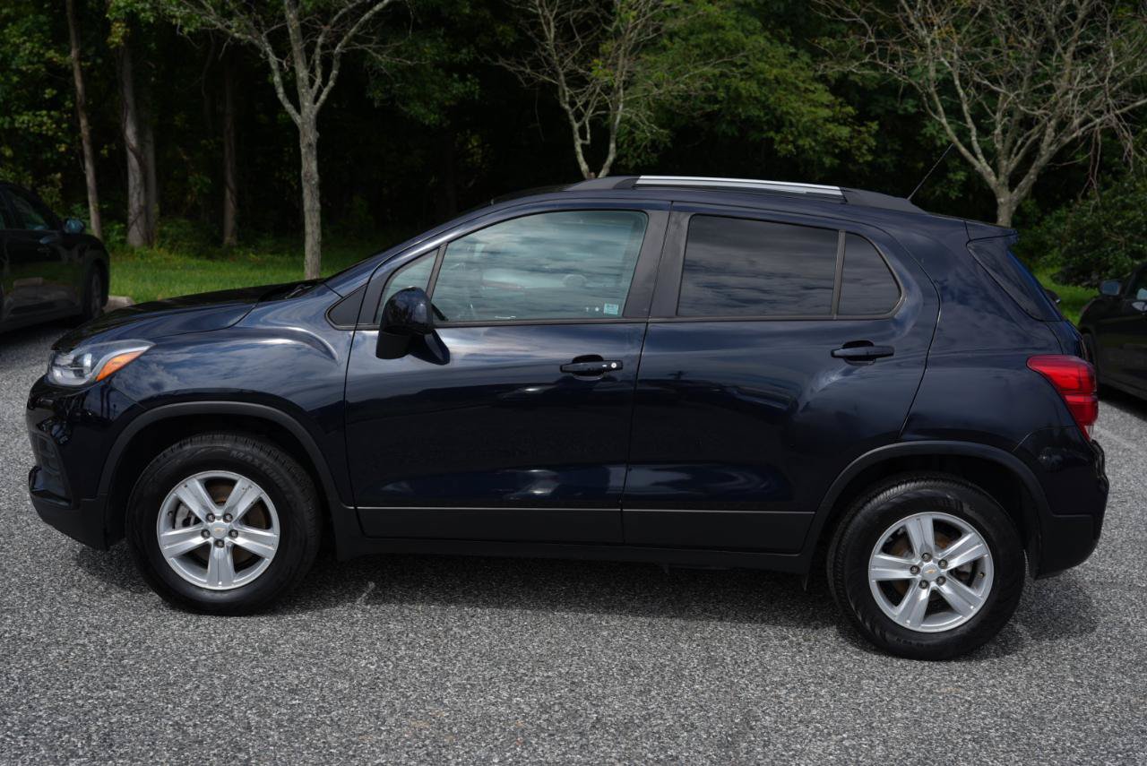 Used 2022 Chevrolet Trax LT w/ LT Convenience Package AWD/4WD image 10