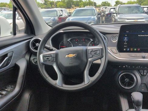 Used 2025 Chevrolet Blazer LT FWD image 22