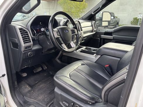 Used 2020 Ford F350 Platinum w/ Tremor Off-Road Package AWD/4WD image 11
