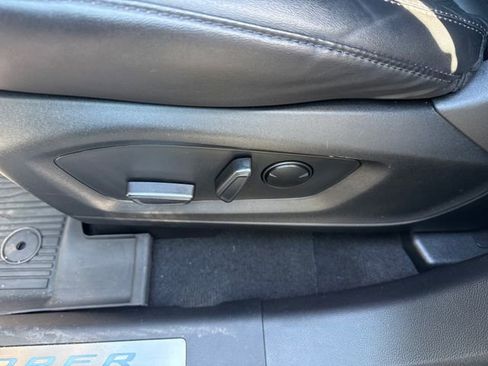 Certified 2022 Ford Explorer Platinum w/ Equipment Group 601A image 28