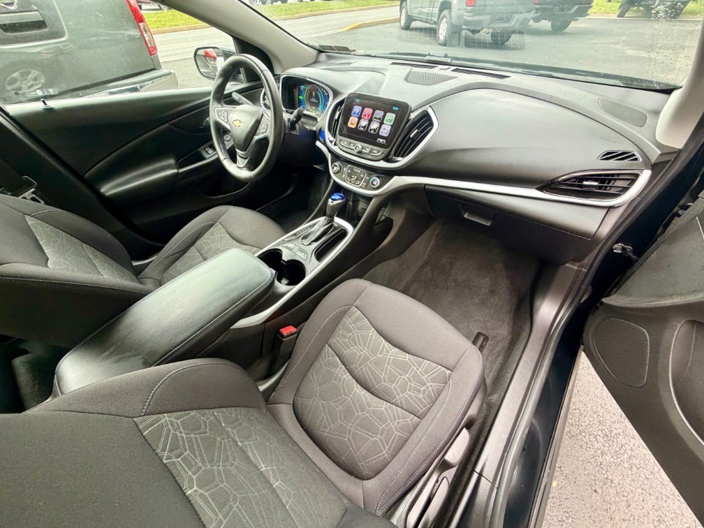 Used 2017 Chevrolet Volt LT FWD image 10