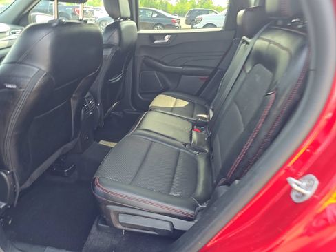 Used 2024 Ford Escape ST-Line w/ Tech Pack #1 AWD/4WD image 9