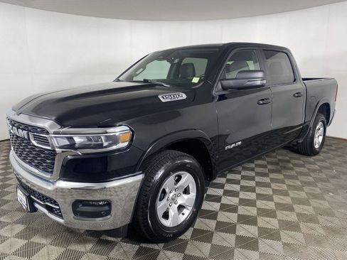 Used 2025 RAM 1500 Big Horn AWD/4WD image 2