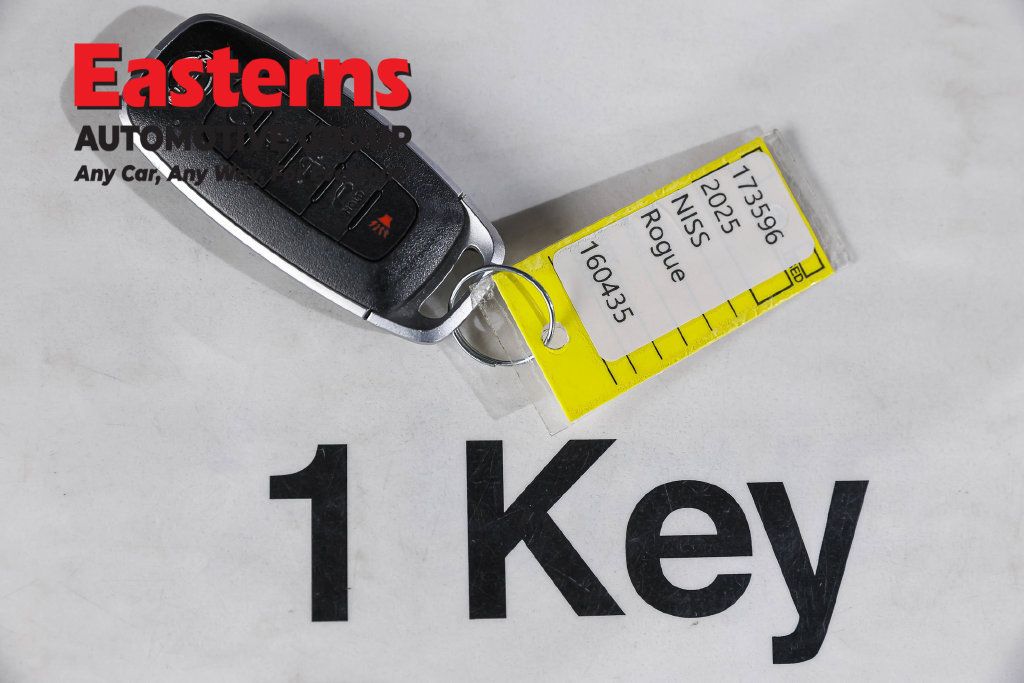 Used 2025 Nissan Rogue SV AWD/4WD image 27