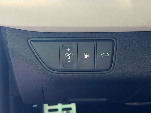 Used 2023 Genesis G70 2.0T w/ Sport Prestige Package image 8