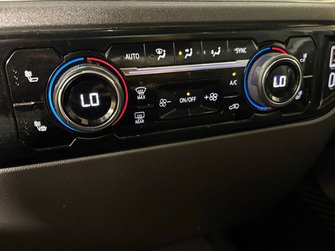 Used 2024 Chevrolet Silverado 1500 LT image 36