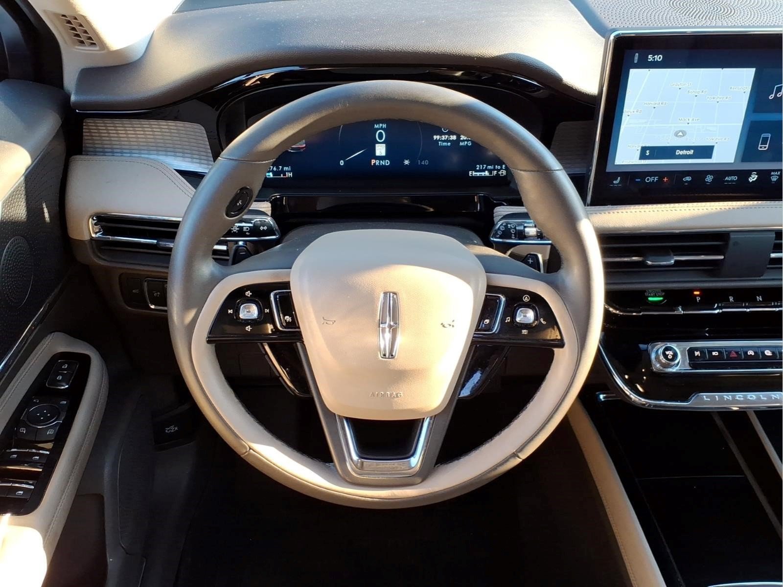Certified 2023 Lincoln Corsair FWD image 12