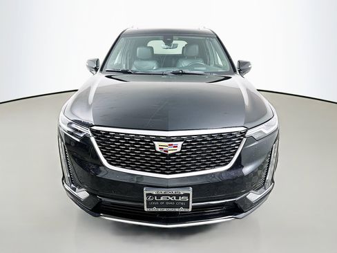 Used 2022 Cadillac XT6 Premium Luxury w/ Technology Package image 2
